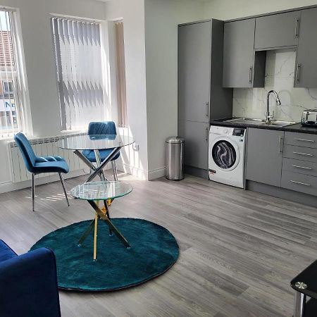 1 Bed Flat, Airport Pick, Drop Available Fibre Broadband, New, Washer Dryer, 10 Mins From City Centre Dartford Buitenkant foto